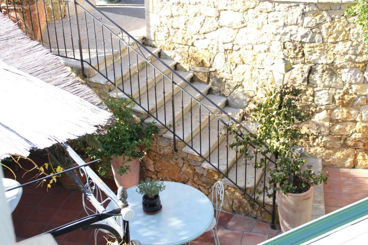 Le Provencal Hotell Aups Exteriör bild